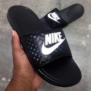 black and white benassi slides